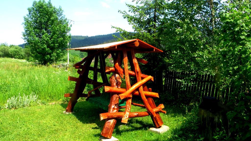 Pensiunea Poiana De Vis Sucevita Luaran gambar