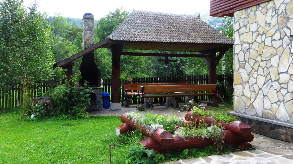 Pensiunea Poiana De Vis Sucevita Luaran gambar